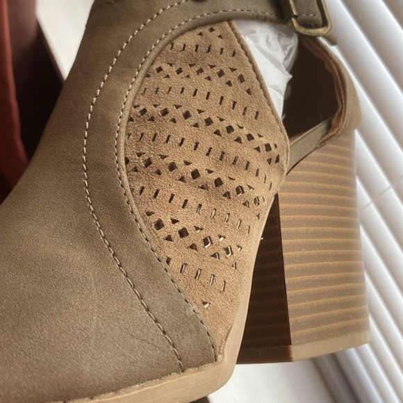 Open toe / peep toe booties - Picture 8 of 9